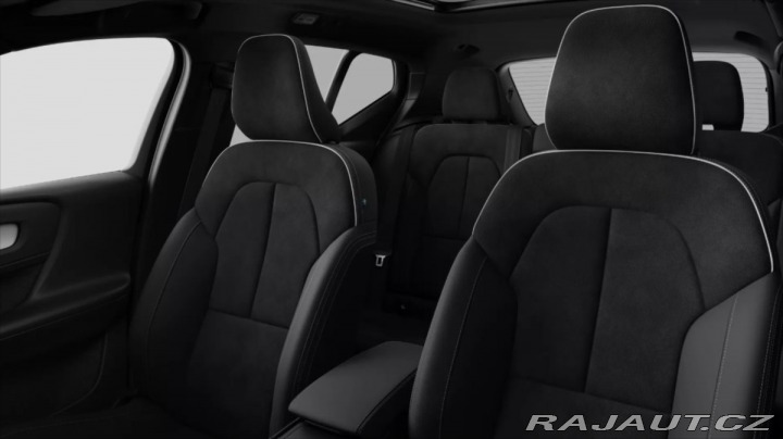 Volvo XC40 2,0 B3  Ultra Dark 2026