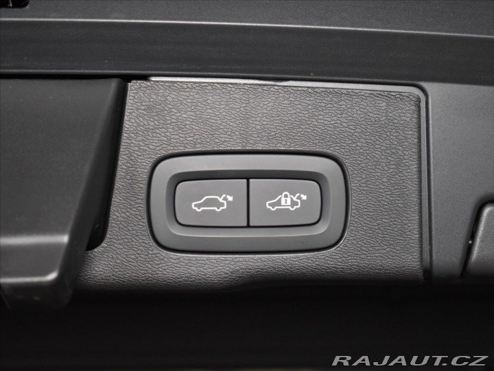 Volvo XC60 2,0 B5 AWD Plus BLIS,Bezk 2025