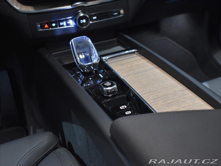 Volvo XC60 2,0 B5 AWD Plus BLIS,Bezk 2025