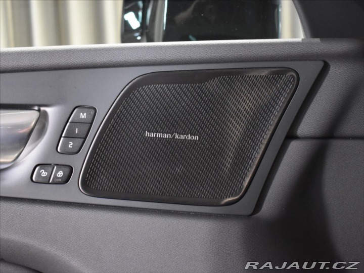 Volvo XC60 2,0 B5 AWD Plus BLIS,Bezk 2025