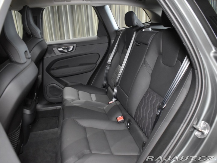 Volvo XC60 2,0 B5 AWD Plus BLIS,Bezk 2025