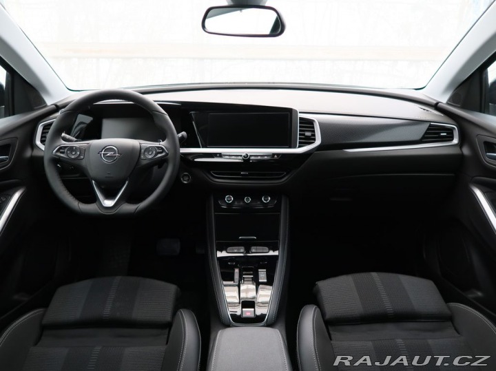 Opel Grandland 1.2TURBO,96kW,GS,AT8,NAVI 1800