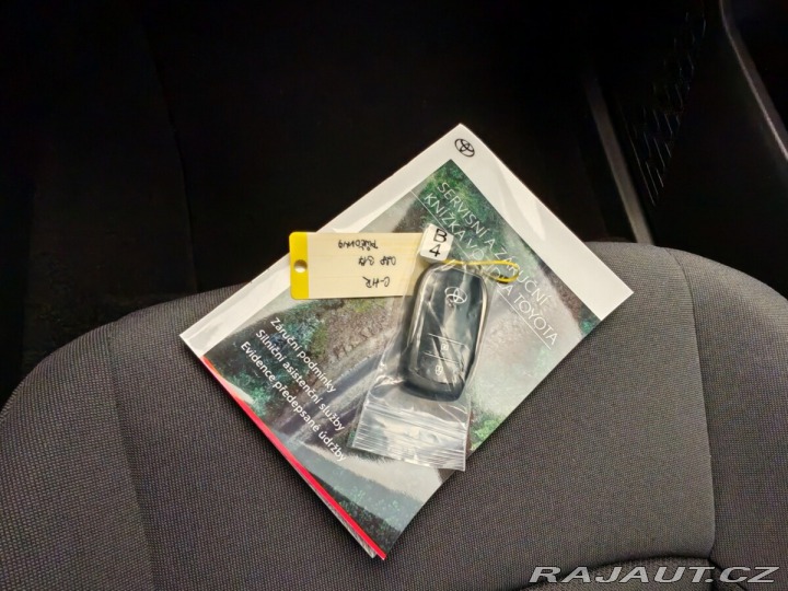 Toyota C-HR 2.0 Hybrid 4x2 Style 2024