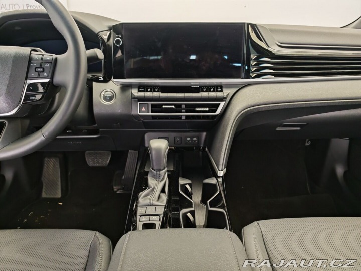 Toyota Camry Prestige 2025