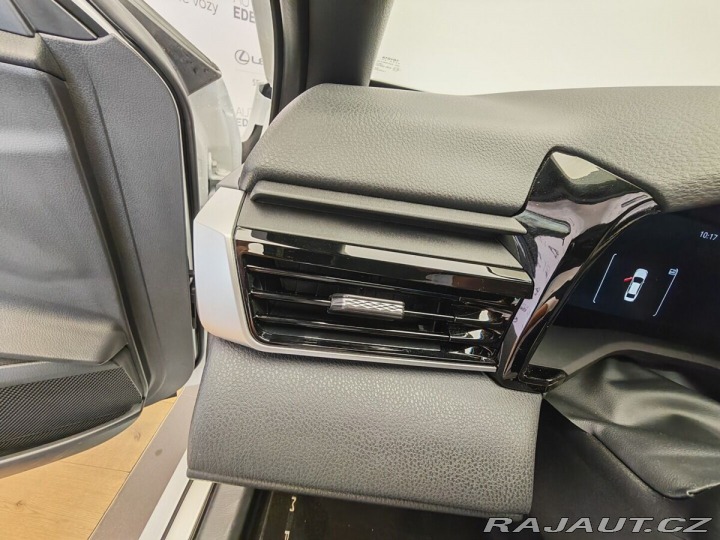 Toyota Camry Prestige 2025