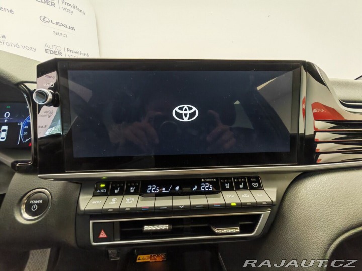 Toyota Camry Prestige 2025