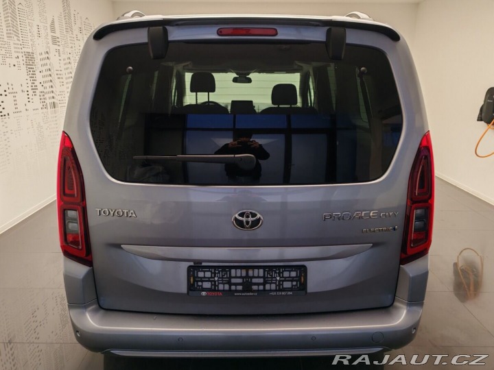 Toyota ProAce City Verso 1.5 D-4D 130k Long Family 2026