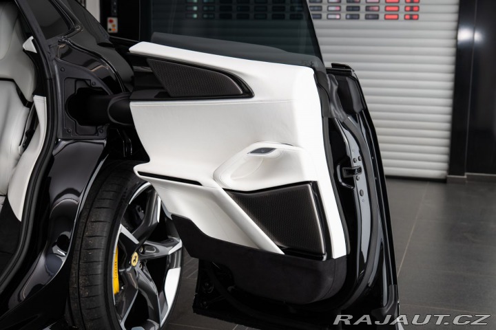 Ferrari Purosangue Pano/LIFT/Masáž/Ventilace 2026