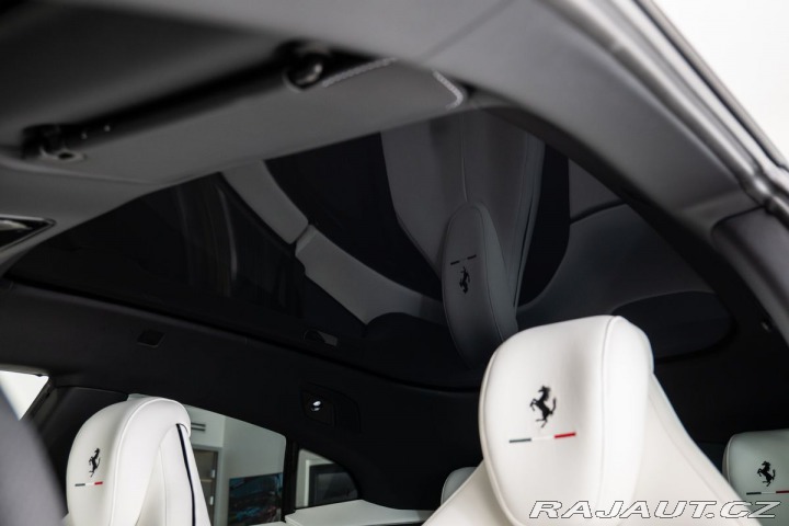 Ferrari Purosangue Pano/LIFT/Masáž/Ventilace 2026