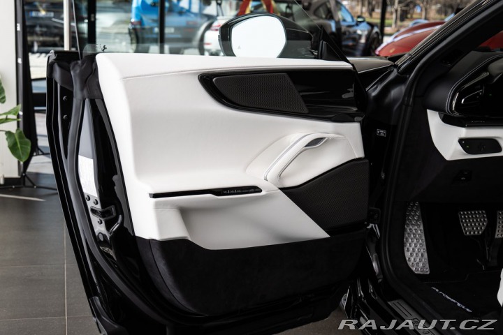 Ferrari Purosangue Pano/LIFT/Masáž/Ventilace 2026