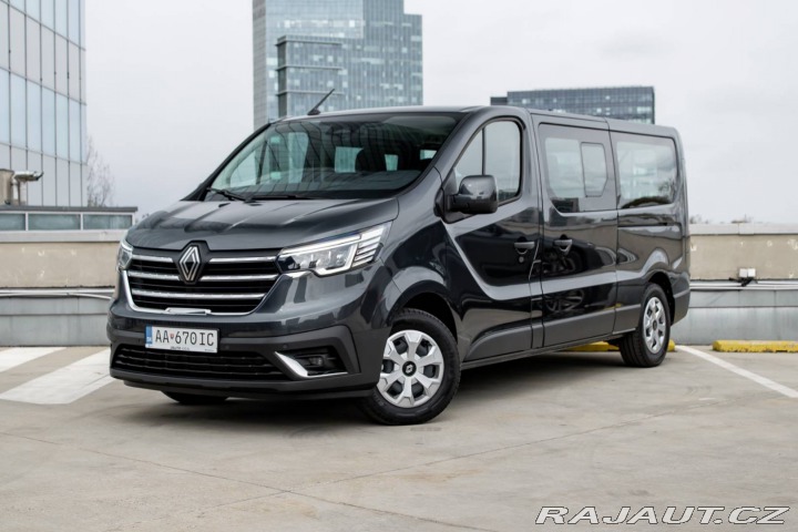 Renault Trafic Blue dCi 170/ Parkovacia 2024