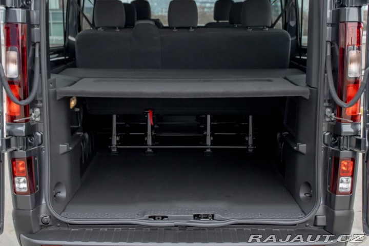 Renault Trafic Blue dCi 170/ Parkovacia 2024