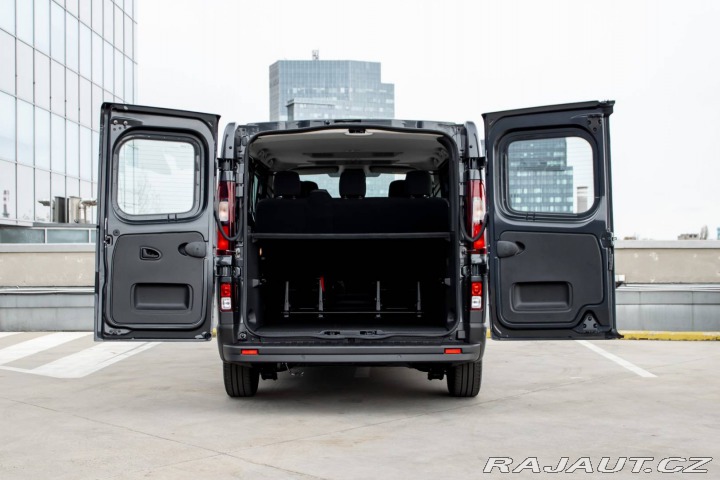 Renault Trafic Blue dCi 170/ Parkovacia 2024