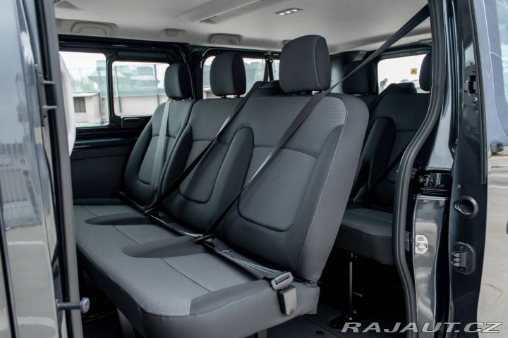 Renault Trafic Blue dCi 170/ Parkovacia 2024