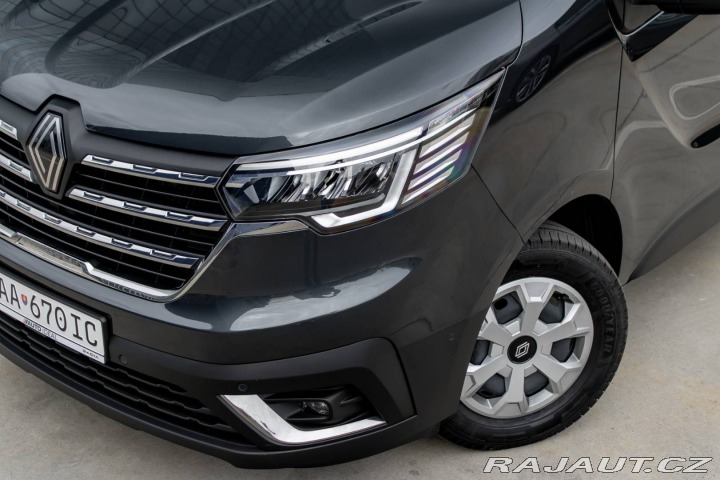 Renault Trafic Blue dCi 170/ Parkovacia 2024