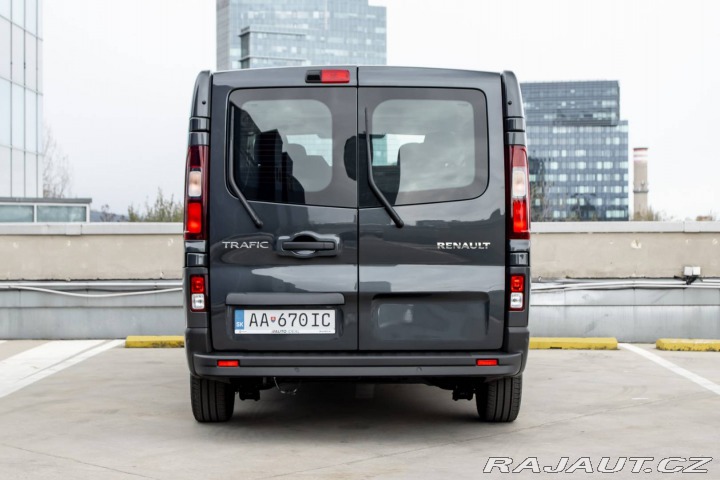 Renault Trafic Blue dCi 170/ Parkovacia 2024