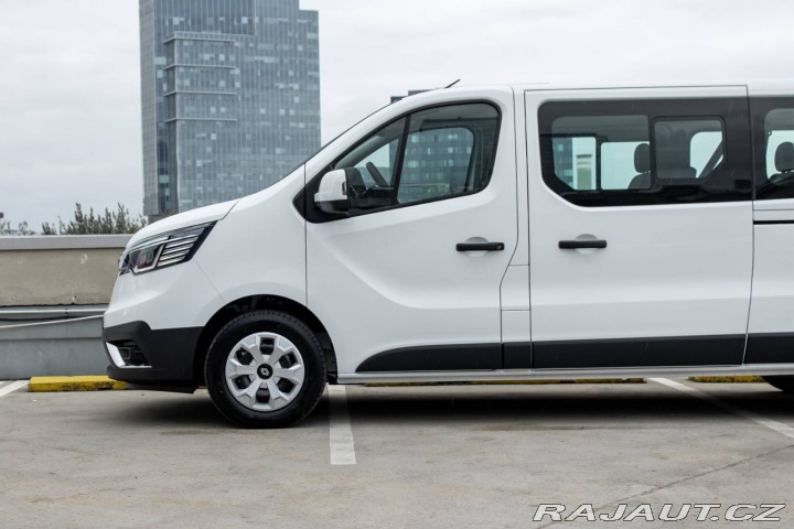 Renault Trafic Blue dCi 150/ Parkovacia 2024
