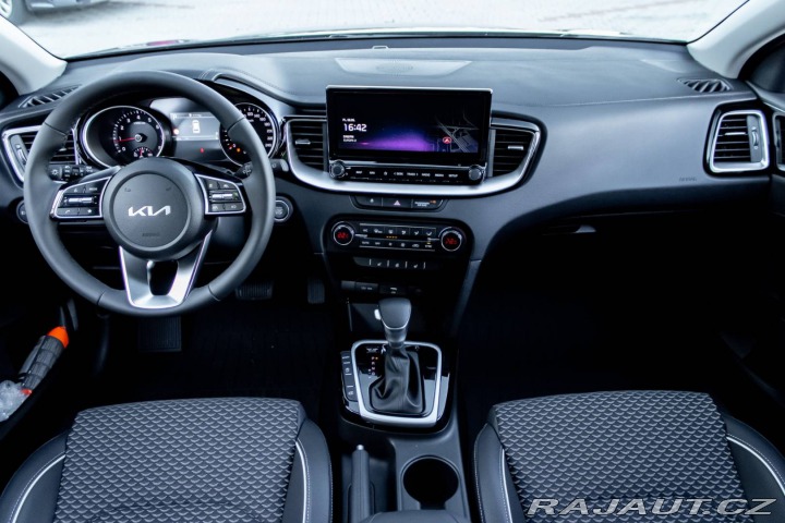 Kia Ostatní modely Ceed SW  Ceed SW 1.5 T-GDi/ GOLD 2025