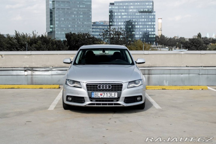 Audi A4 2.0 TDI/ Automat/ Parkov 2011