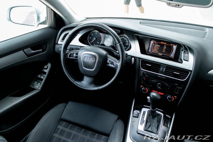 Audi A4 2.0 TDI/ Automat/ Parkov 2011