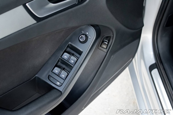 Audi A4 2.0 TDI/ Automat/ Parkov 2011