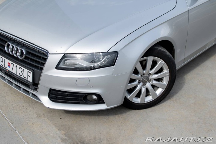 Audi A4 2.0 TDI/ Automat/ Parkov 2011