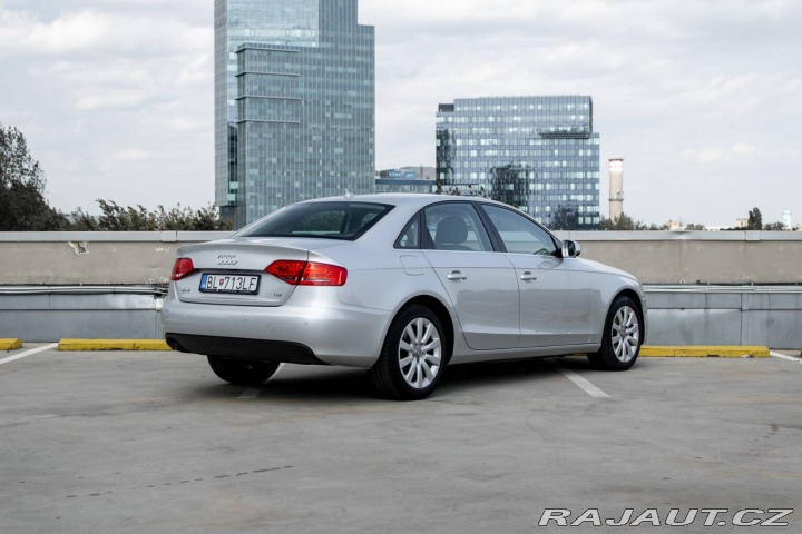 Audi A4 2.0 TDI/ Automat/ Parkov 2011