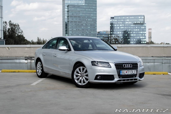 Audi A4 2.0 TDI/ Automat/ Parkov 2011