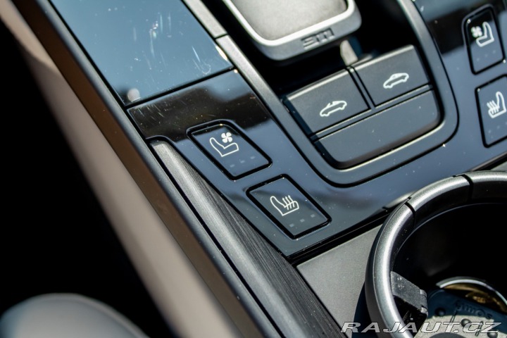 Porsche Ostatní modely 911 Targa  4 GTS/ PDLS+/ InnoDrive/ 2024