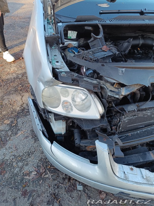 Volkswagen Touran Havarovaný 2005