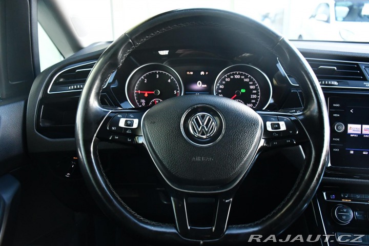 Volkswagen Touran 2.0TDi HIGHLINE DSG ČR 2018