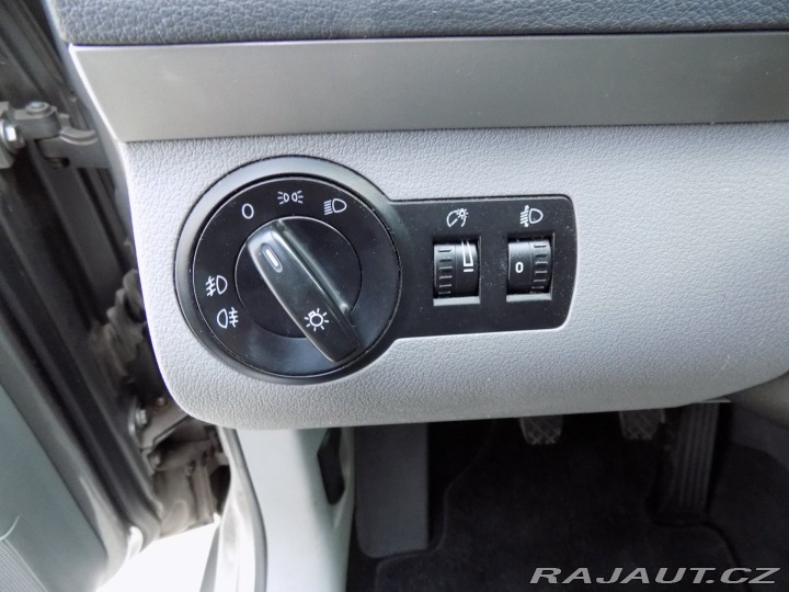 Volkswagen Touran 2.0TDI/NAVI/Klimatizace/ 2008