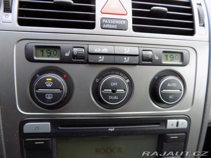 Volkswagen Touran 2.0TDI/NAVI/Klimatizace/ 2008