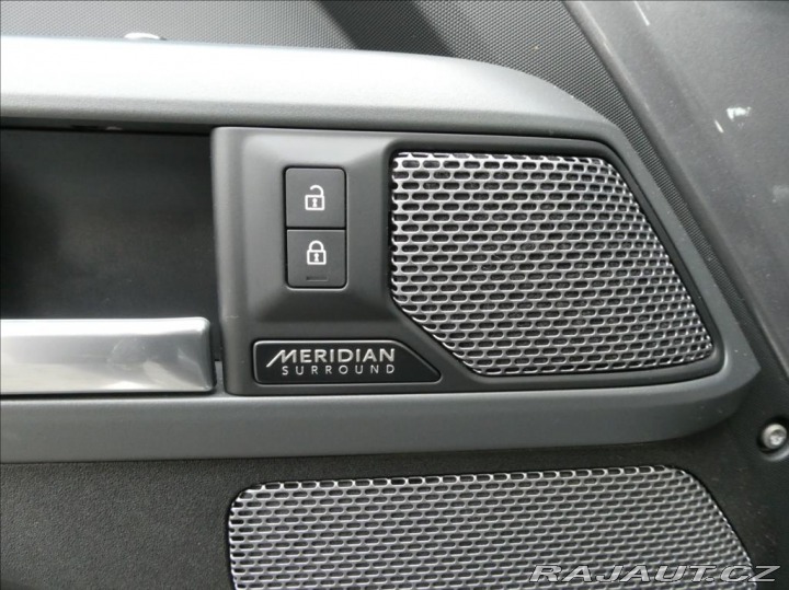 Land Rover Defender 3,0 D300 110 X-Dyn HSE,1m 2022