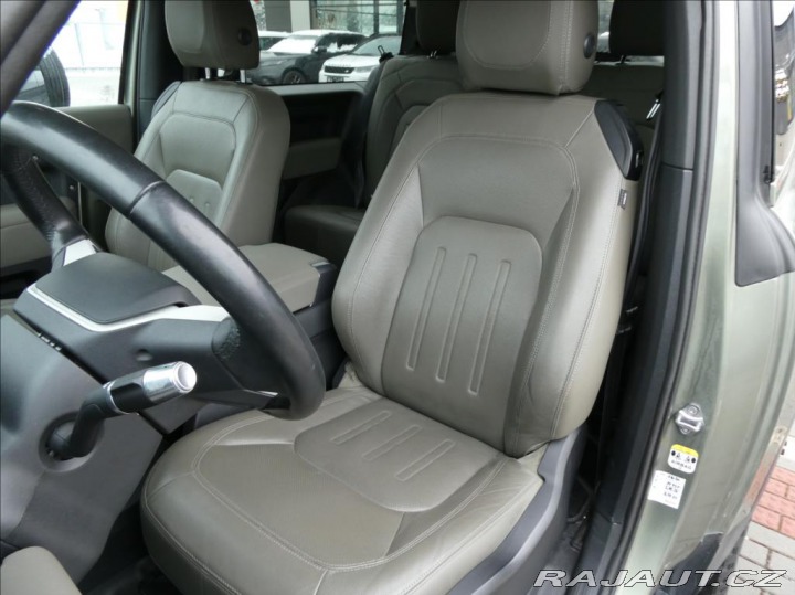 Land Rover Defender 3,0 D250 90 SE, 1.Maj. ČR 2021