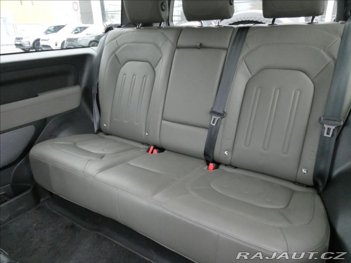 Land Rover Defender 3,0 D250 90 SE, 1.Maj. ČR 2021