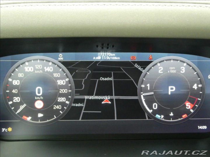Land Rover Defender 3,0 D250 90 SE, 1.Maj. ČR 2021
