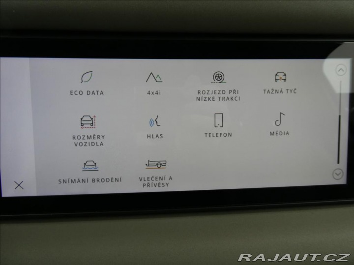 Land Rover Defender 3,0 D250 90 SE, 1.Maj. ČR 2021