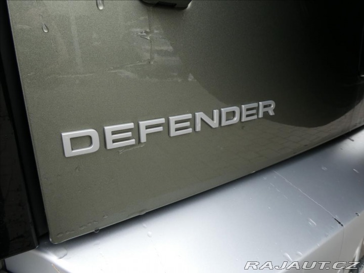Land Rover Defender 3,0 D250 90 SE, 1.Maj. ČR 2021