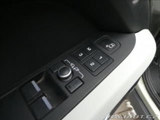 Land Rover Defender 3,0 D250 90 SE, 1.Maj. ČR 2021