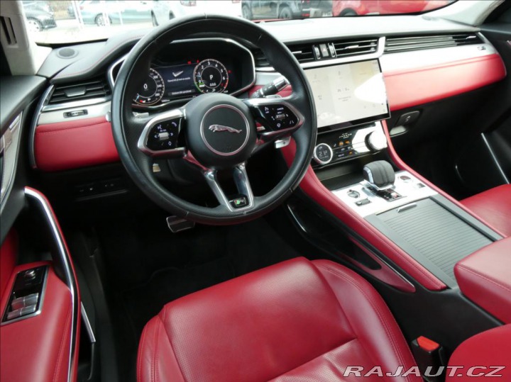 Jaguar F-Pace 2,0 P400e PHEV HSE,1Maj,Č 2022