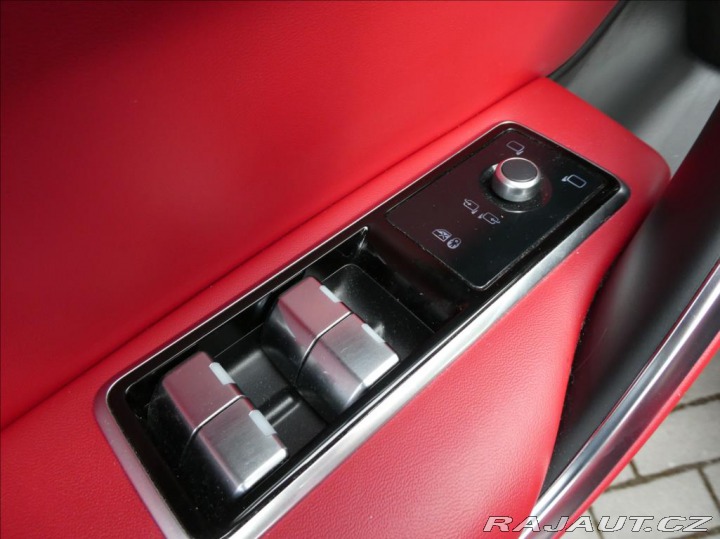 Jaguar F-Pace 2,0 P400e PHEV HSE,1Maj,Č 2022