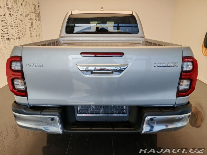 Toyota Hilux 2.8 D Double Cab 4x4 Invi 2025