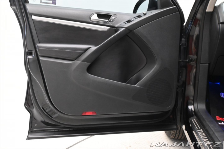 Volkswagen Tiguan 2,0 TDI 103 kW DSG 4x4 HI 2012