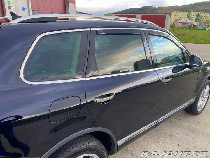 Volkswagen Touareg  2013