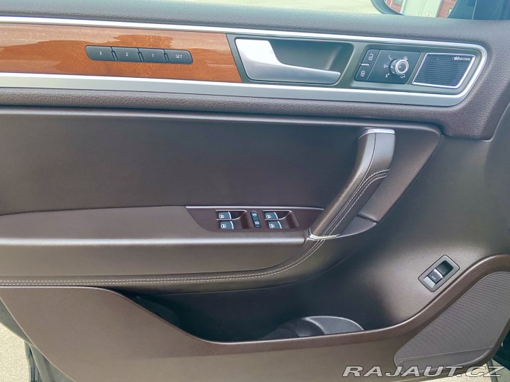 Volkswagen Touareg  2013