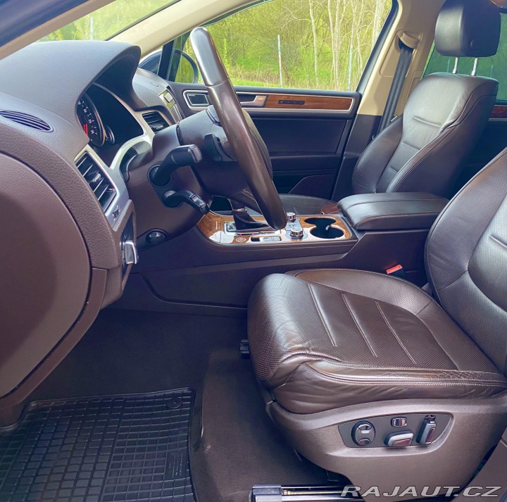 Volkswagen Touareg  2013