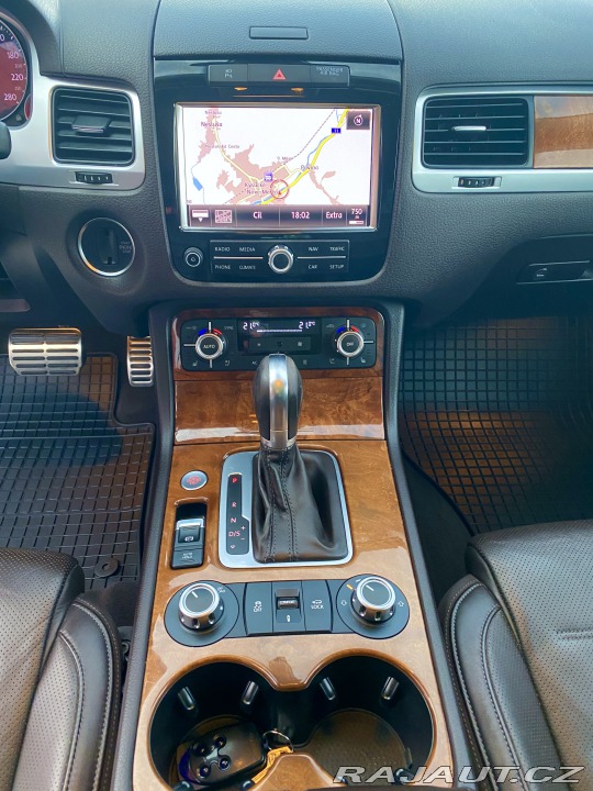 Volkswagen Touareg  2013