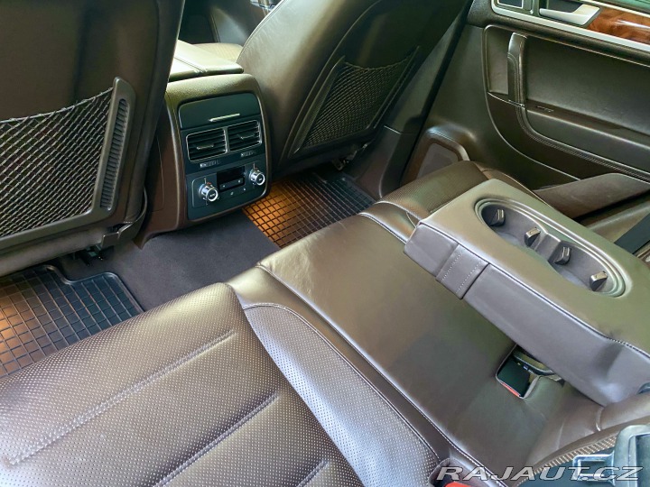 Volkswagen Touareg  2013