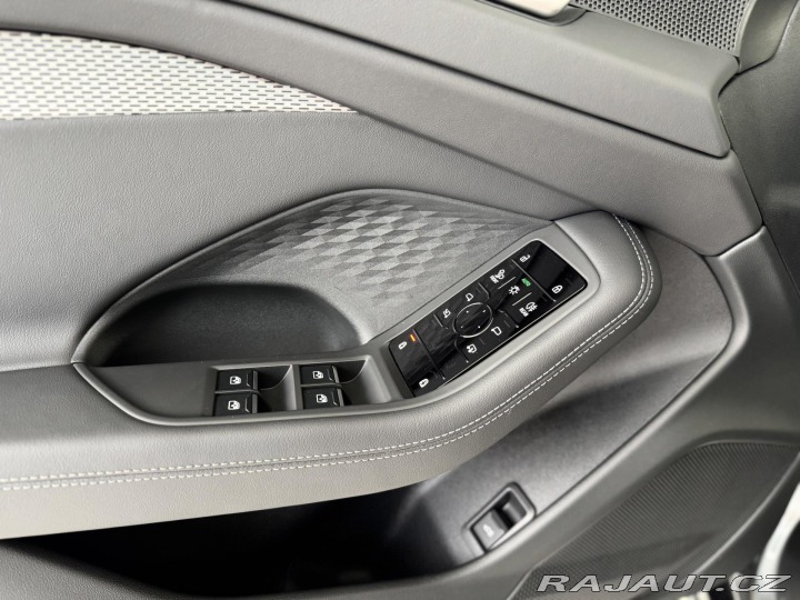 Audi A6 Avant TDI S-LINE*NovýMode 2025